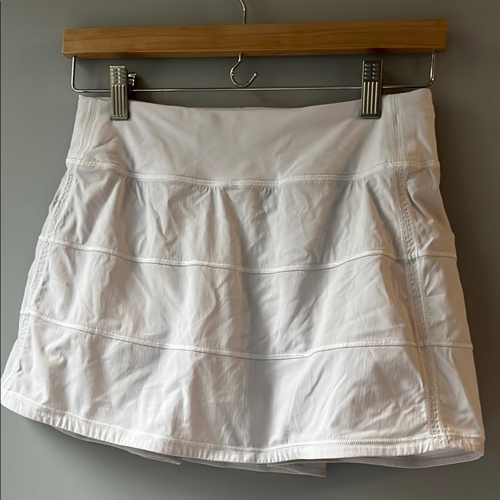 Lululemon White Athletic Skirt size 4 tall ( see images for lenght)